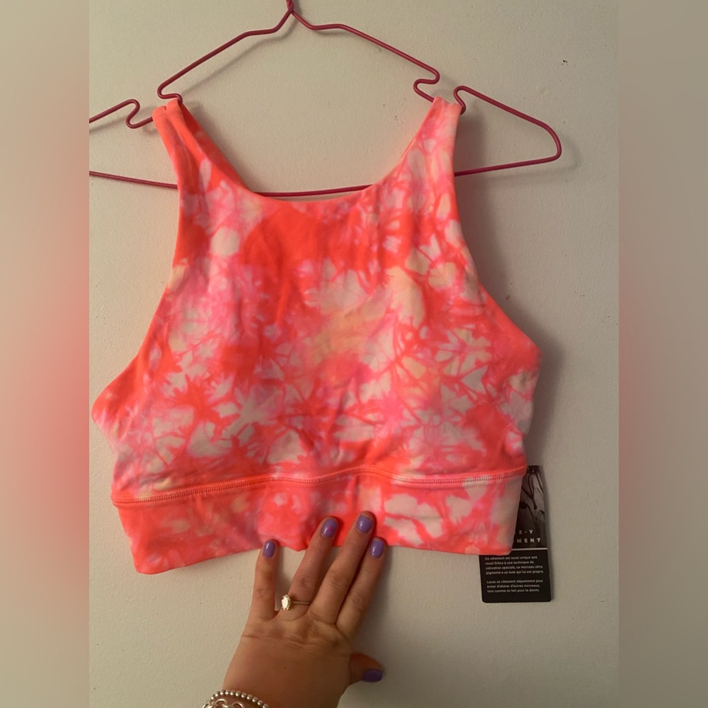 Lululemon sports bra